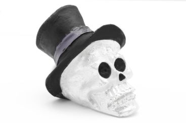 Totenkopf mit Hut 